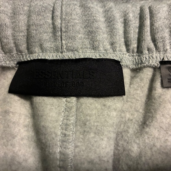 Essentials sweatpants - Picture 3 of 5
